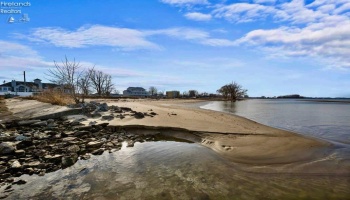 1609 Waters Edge Drive, Port Clinton, 43452, 3 Bedrooms Bedrooms, ,3 BathroomsBathrooms,Residential,For Sale,Waters Edge,20263048