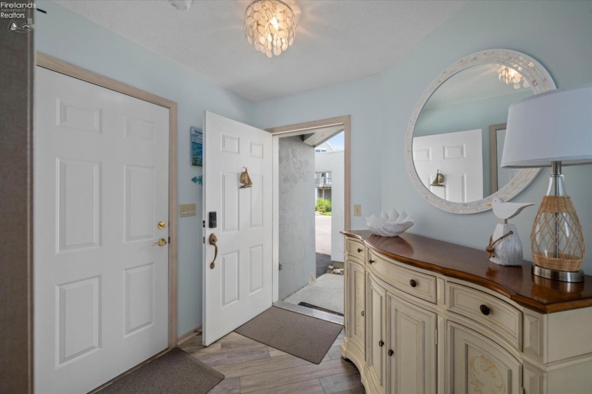 1615 Waters Edge Drive, Port Clinton, 43452, 3 Bedroom Bedrooms, ,3 BathroomBathrooms,Residential,For Sale,Waters Edge,20263048