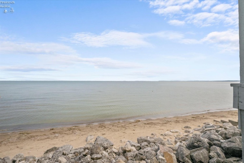 1615 Waters Edge Drive, Port Clinton, 43452, 3 Bedroom Bedrooms, ,3 BathroomBathrooms,Residential,For Sale,Waters Edge,20263048