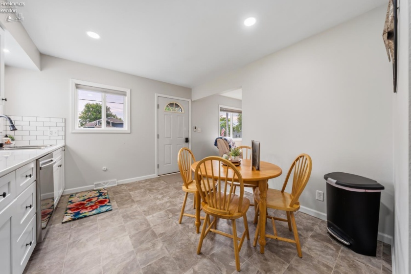 3125 Canal Road, Port Clinton, 43452, 2 Bedrooms Bedrooms, ,1 BathroomBathrooms,Residential,For Sale,Canal,20262984