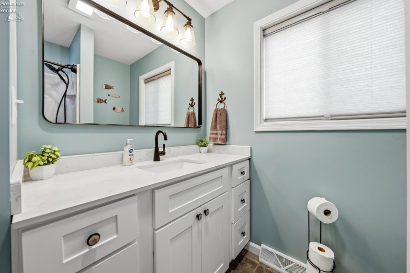 3125 Canal Road, Port Clinton, 43452, 2 Bedrooms Bedrooms, ,1 BathroomBathrooms,Residential,For Sale,Canal,20262984