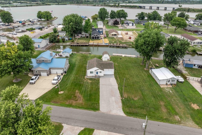 3125 Canal Road, Port Clinton, 43452, 2 Bedrooms Bedrooms, ,1 BathroomBathrooms,Residential,For Sale,Canal,20262984