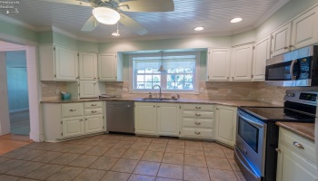 817 Seneca Avenue, Huron, 44839, 5 Bedrooms Bedrooms, ,3 BathroomsBathrooms,Residential,For Sale,Seneca,20263064
