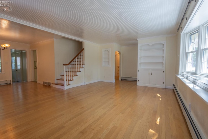 817 Seneca Avenue, Huron, 44839, 5 Bedrooms Bedrooms, ,3 BathroomsBathrooms,Residential,For Sale,Seneca,20263064