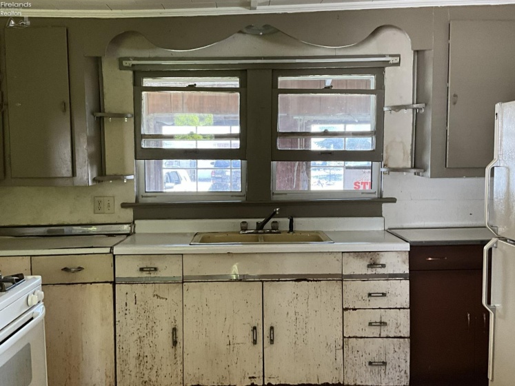 101 Main Street, New London, 44851, 5 Bedrooms Bedrooms, ,1 BathroomBathrooms,Residential,For Sale,Main,20263071