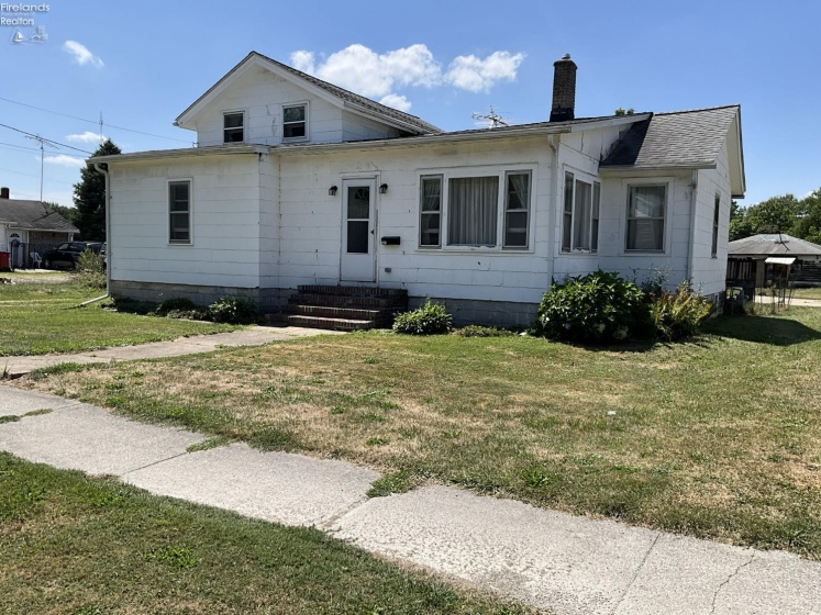 101 Main Street, New London, 44851, 5 Bedrooms Bedrooms, ,1 BathroomBathrooms,Residential,For Sale,Main,20263071