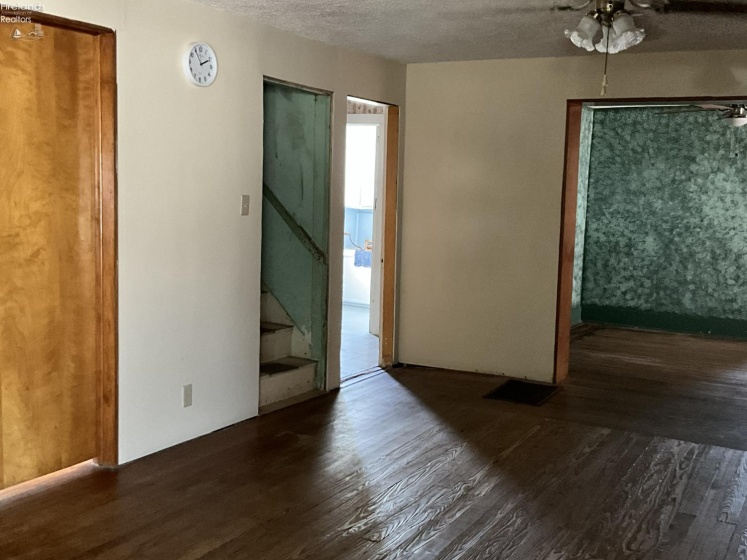 101 Main Street, New London, 44851, 5 Bedrooms Bedrooms, ,1 BathroomBathrooms,Residential,For Sale,Main,20263071
