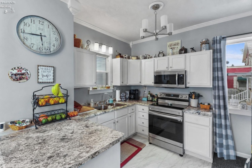 427 Castalia Street, Bellevue, 44811, 4 Bedrooms Bedrooms, ,1 BathroomBathrooms,Residential,For Sale,Castalia,20263011