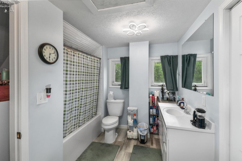 427 Castalia Street, Bellevue, 44811, 4 Bedrooms Bedrooms, ,1 BathroomBathrooms,Residential,For Sale,Castalia,20263011