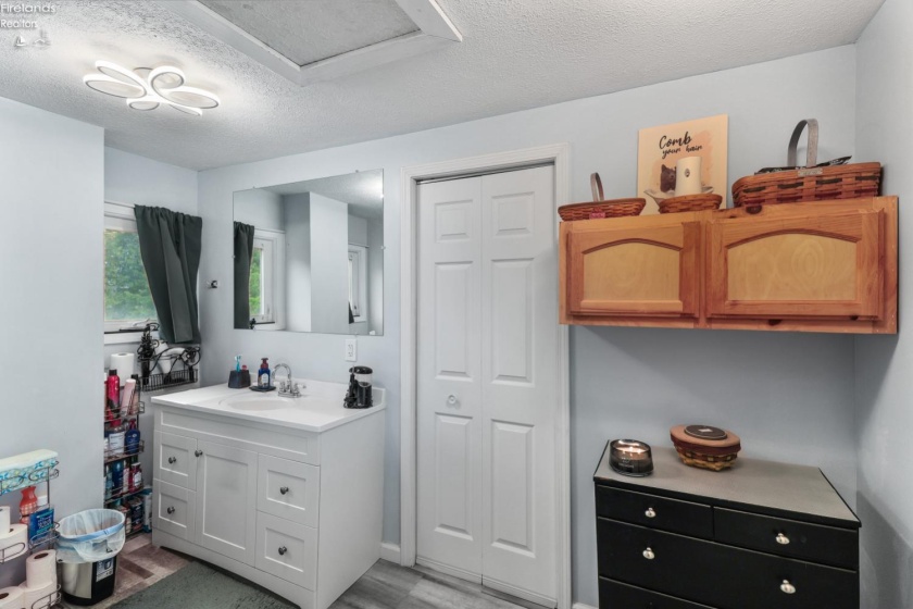 427 Castalia Street, Bellevue, 44811, 4 Bedrooms Bedrooms, ,1 BathroomBathrooms,Residential,For Sale,Castalia,20263011
