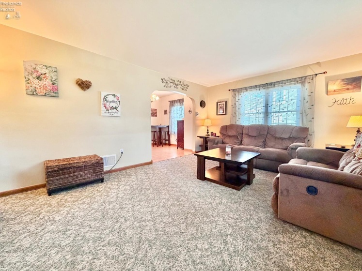 334 Union Street, Bellevue, 44811, 3 Bedrooms Bedrooms, ,2 BathroomsBathrooms,Residential,For Sale,Union,20263069