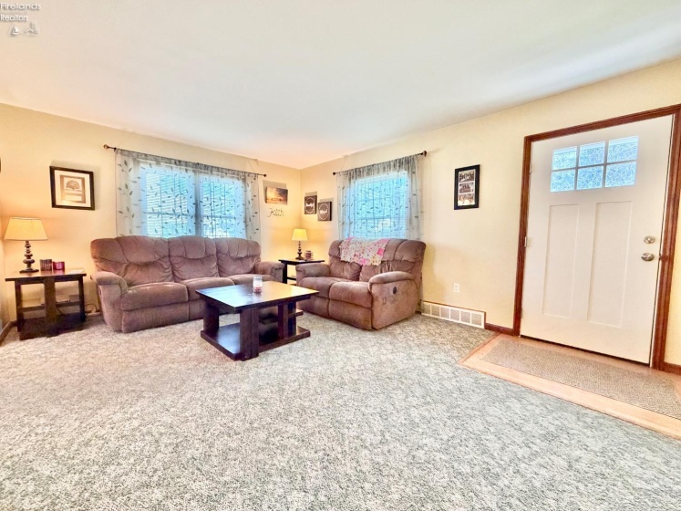 334 Union Street, Bellevue, 44811, 3 Bedrooms Bedrooms, ,2 BathroomsBathrooms,Residential,For Sale,Union,20263069