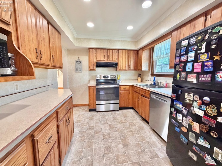 334 Union Street, Bellevue, 44811, 3 Bedrooms Bedrooms, ,2 BathroomsBathrooms,Residential,For Sale,Union,20263069