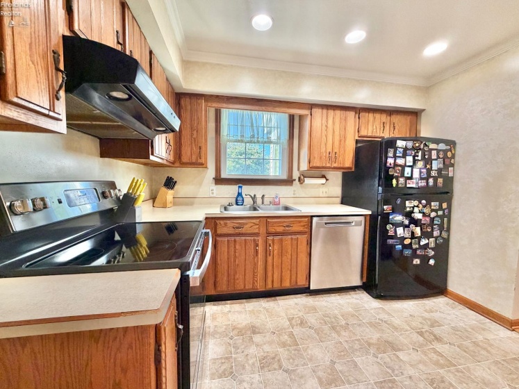 334 Union Street, Bellevue, 44811, 3 Bedrooms Bedrooms, ,2 BathroomsBathrooms,Residential,For Sale,Union,20263069
