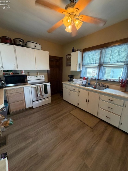 305 Sandusky Street, Tiffin, 44883, 3 Bedrooms Bedrooms, ,1 BathroomBathrooms,Residential,For Sale,Sandusky,20263076