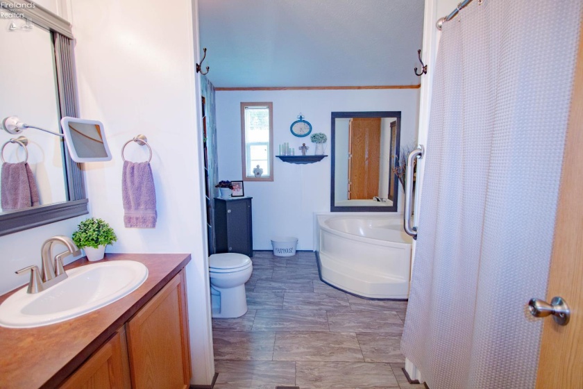 2614 Tiffin Ave, Sandusky, 44870, 3 Bedrooms Bedrooms, ,2 BathroomsBathrooms,Residential,For Sale,Tiffin Ave,20263074