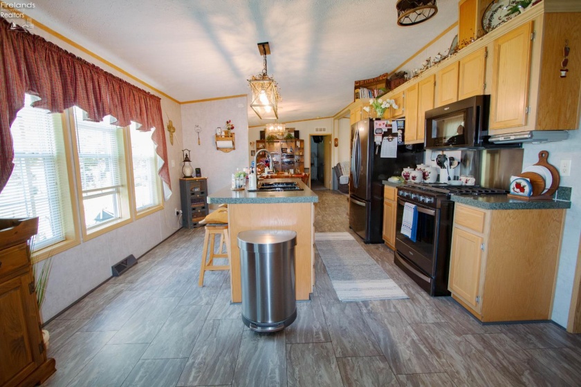 2614 Tiffin Ave, Sandusky, 44870, 3 Bedrooms Bedrooms, ,2 BathroomsBathrooms,Residential,For Sale,Tiffin Ave,20263074
