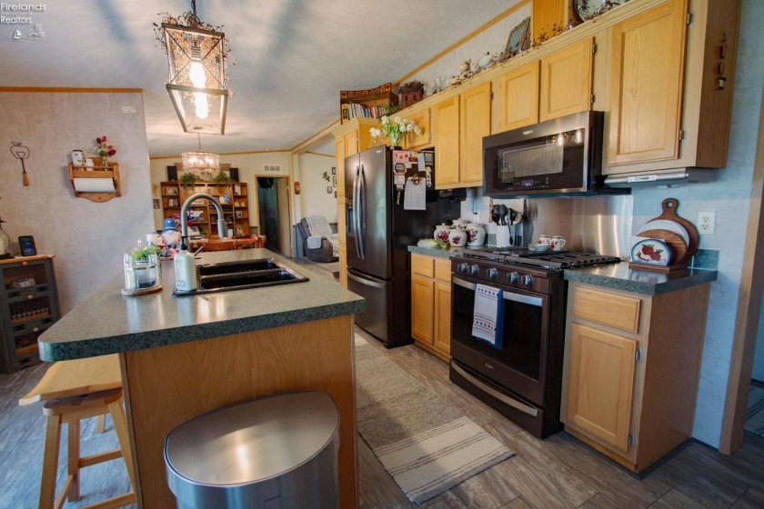 2614 Tiffin Ave, Sandusky, 44870, 3 Bedrooms Bedrooms, ,2 BathroomsBathrooms,Residential,For Sale,Tiffin Ave,20263074