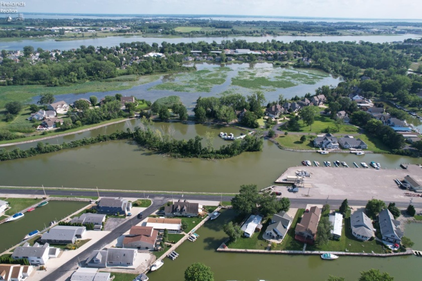 4799 Marina Avenue, Port Clinton, 43452, 2 Bedrooms Bedrooms, ,1 BathroomBathrooms,Residential,For Sale,Marina,20263081