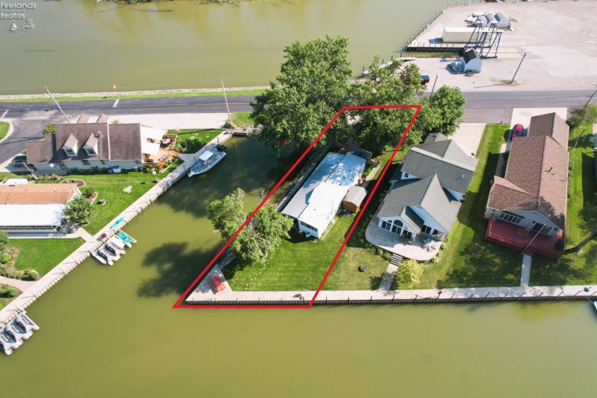 4799 Marina Avenue, Port Clinton, 43452, 2 Bedrooms Bedrooms, ,1 BathroomBathrooms,Residential,For Sale,Marina,20263081