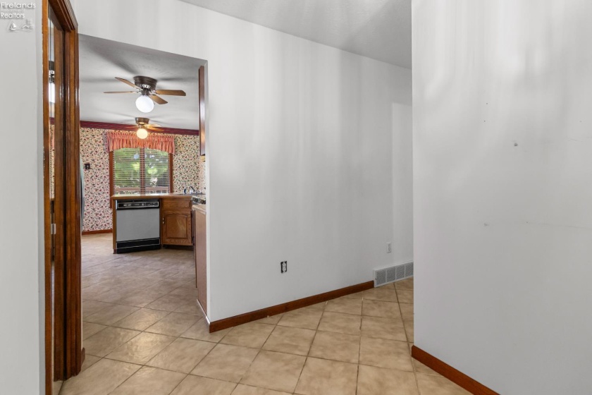 838 Bellaire Drive, Bellevue, 44811, 3 Bedrooms Bedrooms, ,2 BathroomsBathrooms,Residential,For Sale,Bellaire,20263075
