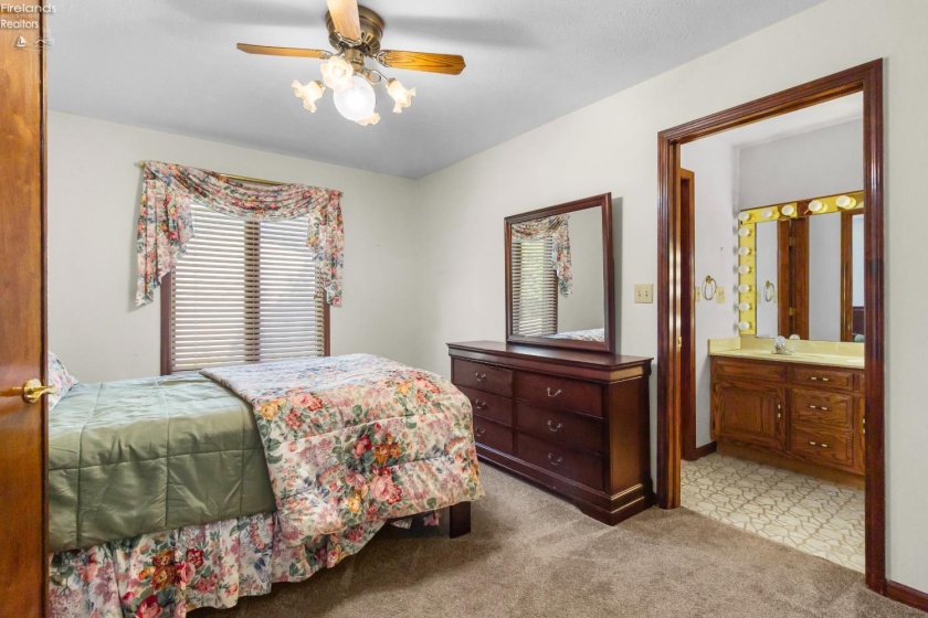 838 Bellaire Drive, Bellevue, 44811, 3 Bedrooms Bedrooms, ,2 BathroomsBathrooms,Residential,For Sale,Bellaire,20263075