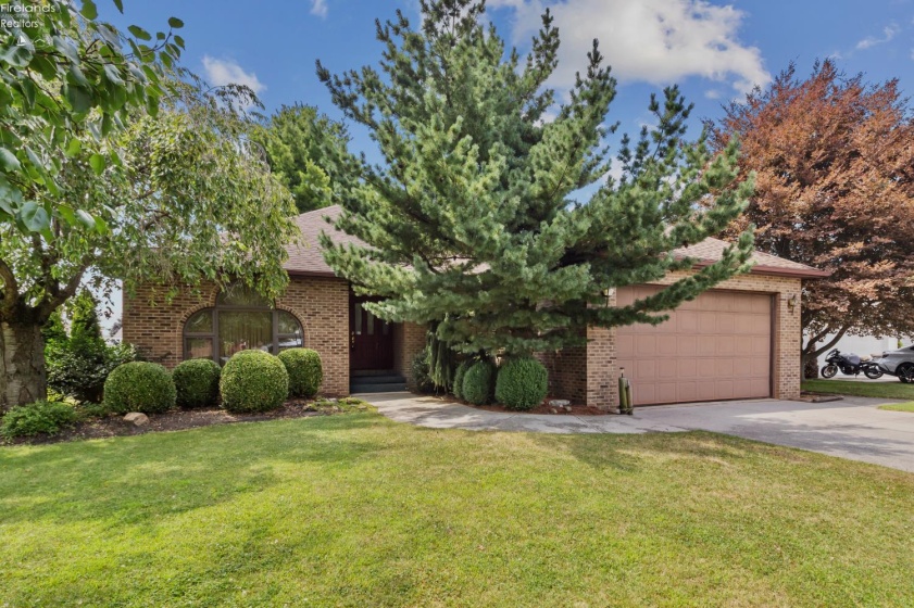 838 Bellaire Drive, Bellevue, 44811, 3 Bedrooms Bedrooms, ,2 BathroomsBathrooms,Residential,For Sale,Bellaire,20263075