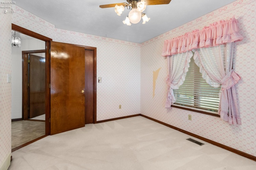 838 Bellaire Drive, Bellevue, 44811, 3 Bedrooms Bedrooms, ,2 BathroomsBathrooms,Residential,For Sale,Bellaire,20263075