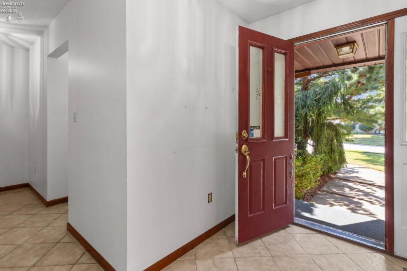 838 Bellaire Drive, Bellevue, 44811, 3 Bedrooms Bedrooms, ,2 BathroomsBathrooms,Residential,For Sale,Bellaire,20263075