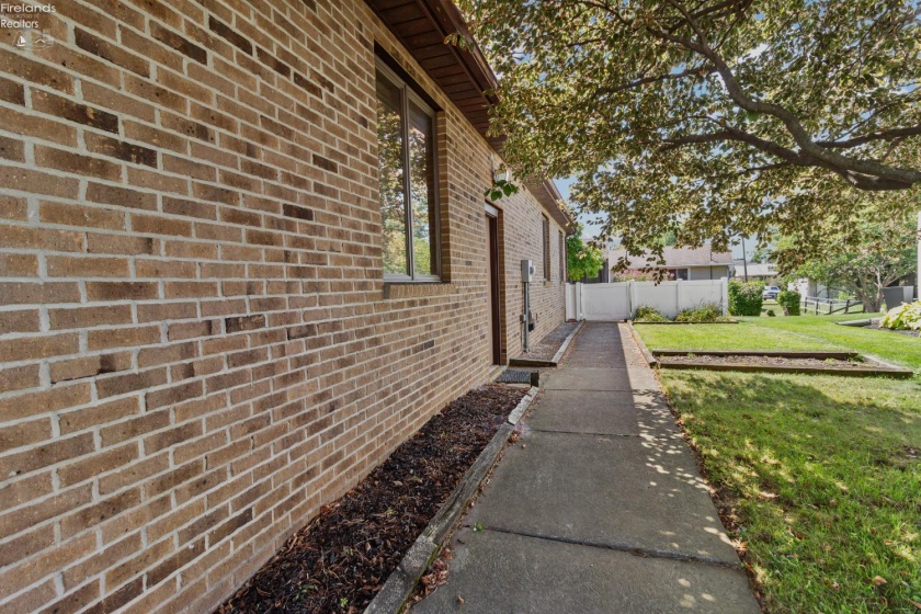 838 Bellaire Drive, Bellevue, 44811, 3 Bedrooms Bedrooms, ,2 BathroomsBathrooms,Residential,For Sale,Bellaire,20263075