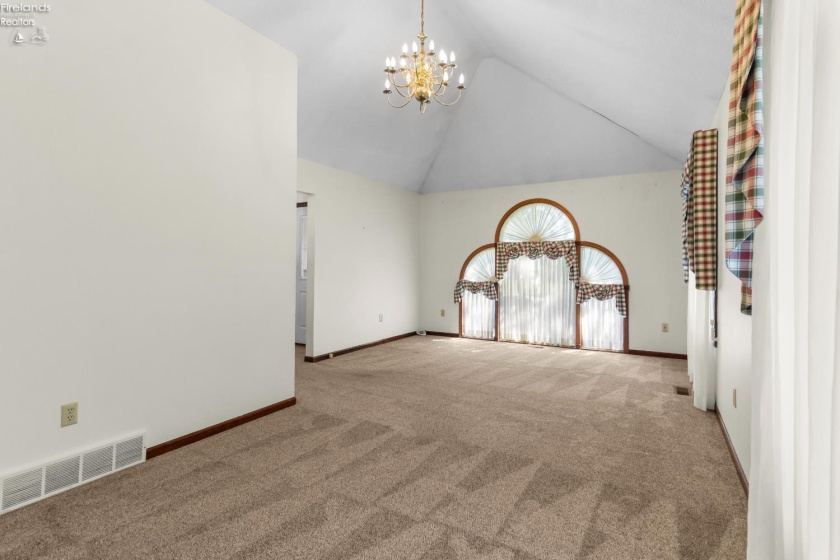 838 Bellaire Drive, Bellevue, 44811, 3 Bedrooms Bedrooms, ,2 BathroomsBathrooms,Residential,For Sale,Bellaire,20263075