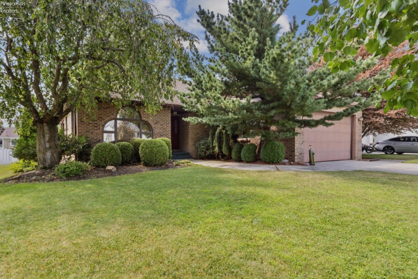 838 Bellaire Drive, Bellevue, 44811, 3 Bedrooms Bedrooms, ,2 BathroomsBathrooms,Residential,For Sale,Bellaire,20263075
