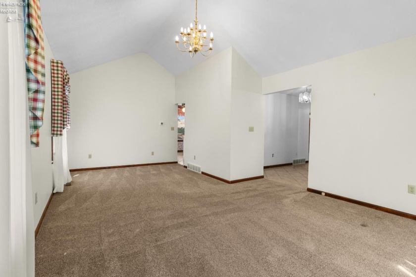 838 Bellaire Drive, Bellevue, 44811, 3 Bedrooms Bedrooms, ,2 BathroomsBathrooms,Residential,For Sale,Bellaire,20263075