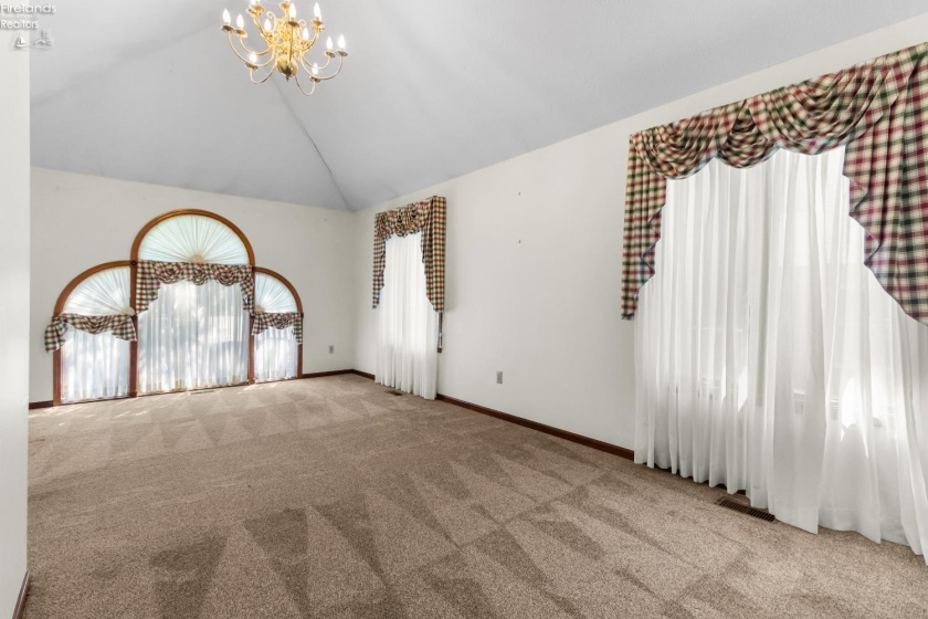 838 Bellaire Drive, Bellevue, 44811, 3 Bedrooms Bedrooms, ,2 BathroomsBathrooms,Residential,For Sale,Bellaire,20263075