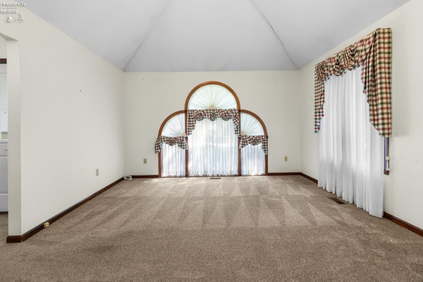 838 Bellaire Drive, Bellevue, 44811, 3 Bedrooms Bedrooms, ,2 BathroomsBathrooms,Residential,For Sale,Bellaire,20263075