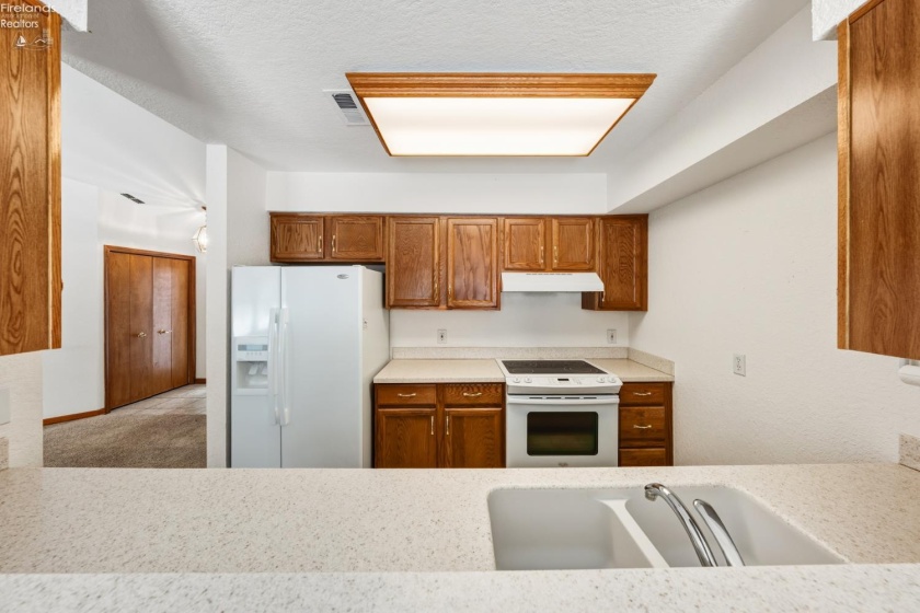 590 Vineyard Circle, Port Clinton, 43452, 2 Bedrooms Bedrooms, ,2 BathroomsBathrooms,Residential,For Sale,Vineyard,20263089