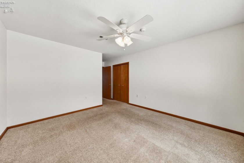 590 Vineyard Circle, Port Clinton, 43452, 2 Bedrooms Bedrooms, ,2 BathroomsBathrooms,Residential,For Sale,Vineyard,20263089