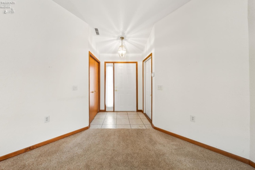590 Vineyard Circle, Port Clinton, 43452, 2 Bedrooms Bedrooms, ,2 BathroomsBathrooms,Residential,For Sale,Vineyard,20263089