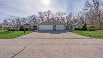 590 Vineyard Circle, Port Clinton, 43452, 2 Bedrooms Bedrooms, ,2 BathroomsBathrooms,Residential,For Sale,Vineyard,20263089