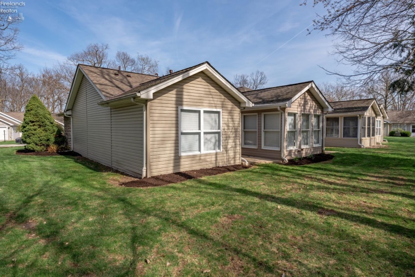 590 Vineyard Circle, Port Clinton, 43452, 2 Bedrooms Bedrooms, ,2 BathroomsBathrooms,Residential,For Sale,Vineyard,20263089