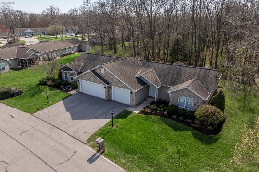 590 Vineyard Circle, Port Clinton, 43452, 2 Bedrooms Bedrooms, ,2 BathroomsBathrooms,Residential,For Sale,Vineyard,20263089
