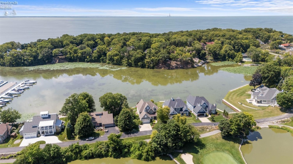 2840 Sanctuary Drive, Port Clinton, 43452, 4 Bedrooms Bedrooms, ,4 BathroomsBathrooms,Residential,For Sale,Sanctuary,20263088