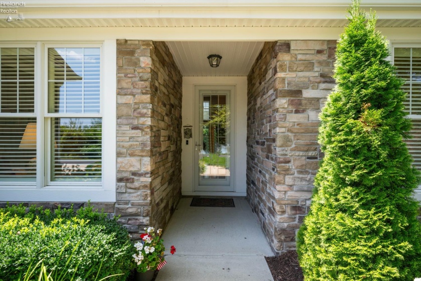 2840 Sanctuary Drive, Port Clinton, 43452, 4 Bedrooms Bedrooms, ,4 BathroomsBathrooms,Residential,For Sale,Sanctuary,20263088