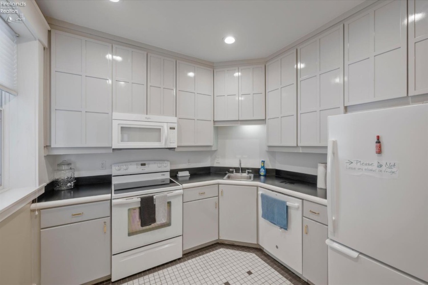 4395 Marin Woods, Port Clinton, 43452, 2 Bedrooms Bedrooms, ,2 BathroomsBathrooms,Residential,For Sale,Marin Woods,20263098