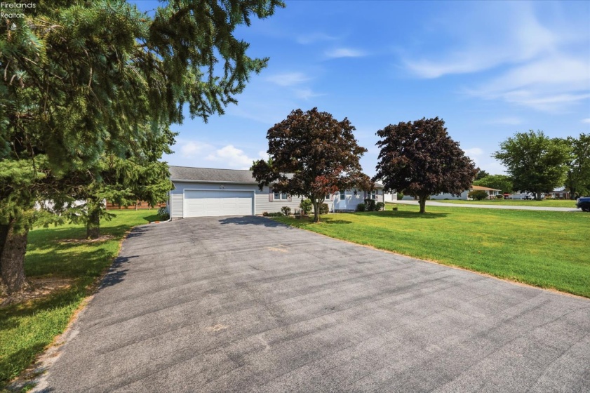 2035 Township Road 159, Tiffin, 44883, 3 Bedrooms Bedrooms, ,2 BathroomsBathrooms,Residential,For Sale,Township Road 159,20263055
