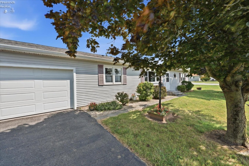2035 Township Road 159, Tiffin, 44883, 3 Bedrooms Bedrooms, ,2 BathroomsBathrooms,Residential,For Sale,Township Road 159,20263055