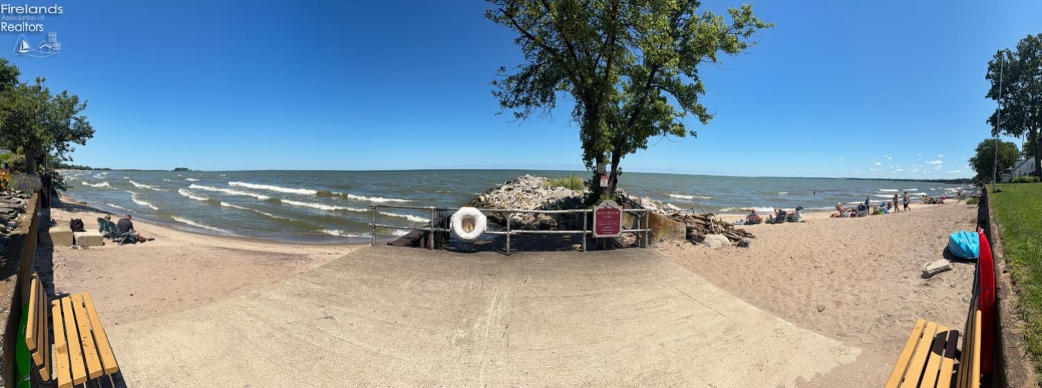 412 Gateway Boulevard, Huron, 44839, 4 Bedrooms Bedrooms, ,4 BathroomsBathrooms,Residential,For Sale,Gateway,20263110