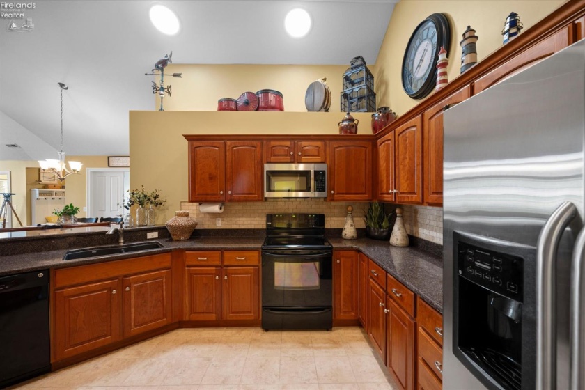 2749 Canterbury, Port Clinton, 43452, 3 Bedrooms Bedrooms, ,2 BathroomsBathrooms,Residential,For Sale,Canterbury,20263105