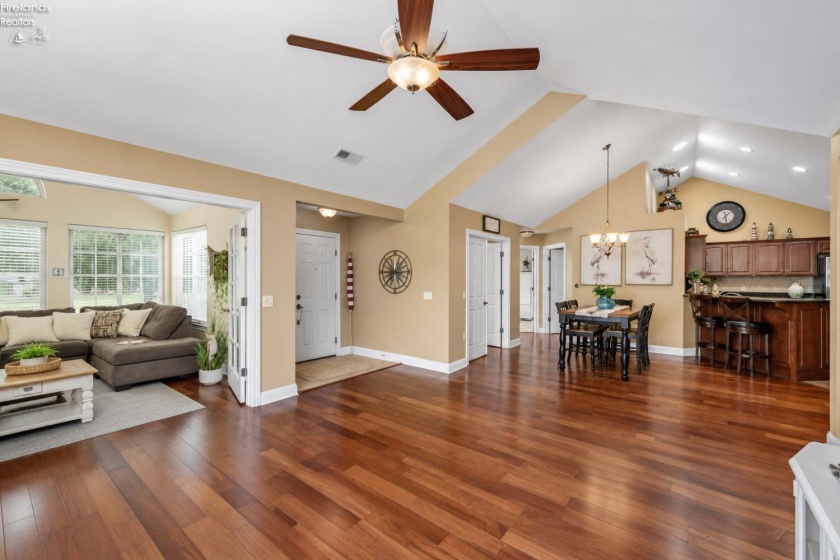 2749 Canterbury, Port Clinton, 43452, 3 Bedrooms Bedrooms, ,2 BathroomsBathrooms,Residential,For Sale,Canterbury,20263105