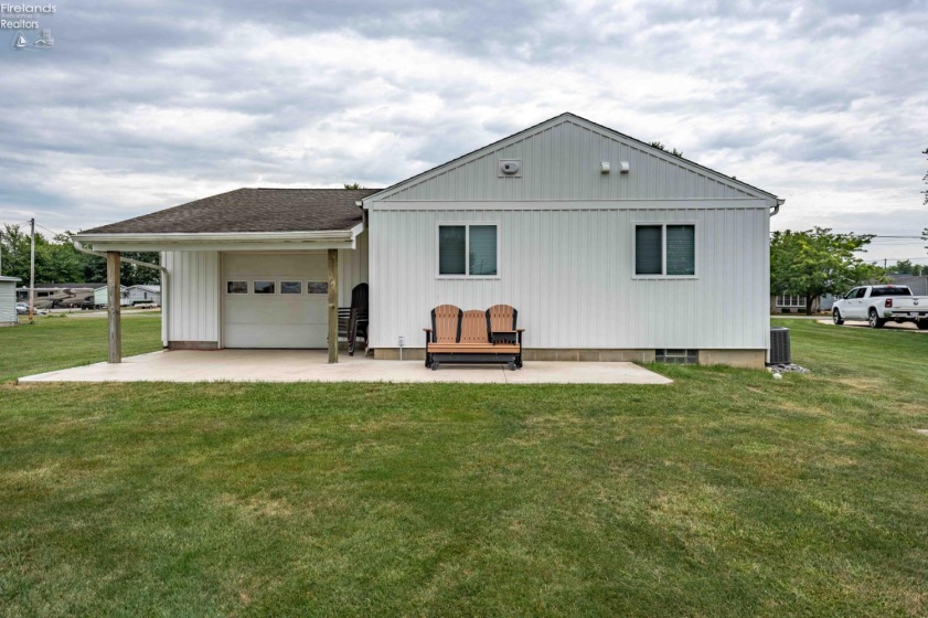3125 Canal Road, Port Clinton, 43452, 2 Bedrooms Bedrooms, ,1 BathroomBathrooms,Residential,For Sale,Canal,20263073
